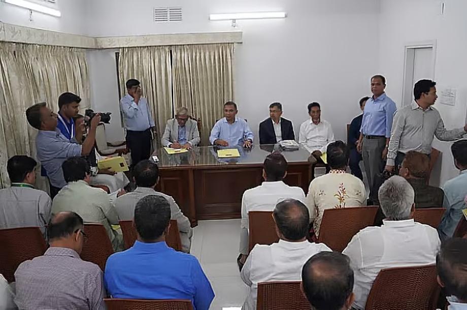 প্রথমবার বিএনপি কার্যালয়ে তারেক রহমান, এমপিদের সঙ্গে বৈঠক